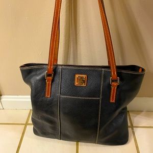 Black leather Dooney & Bourke bag